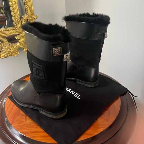 Authentic CHANEL black leather/suede boots, size 39, in excellent condition - Picture 14 of 16